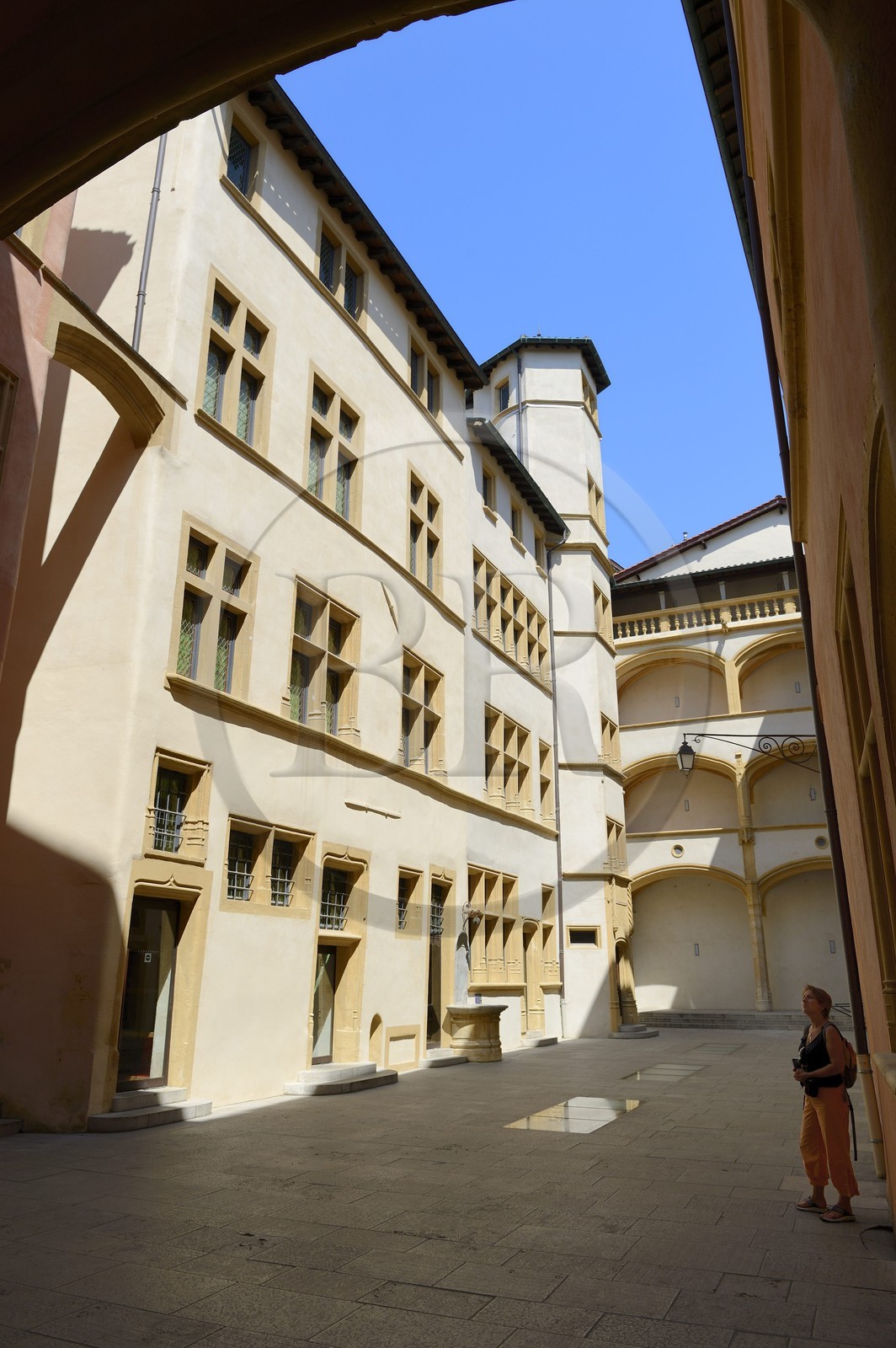 France, Rhône (69), Lyon, site historique classé Patrimoine Mondial de l'UNESCO, quartier de Saint-Paul dans le Vieux Lyon, l'Hôtel de Gadagne Renaissance abritant les musées Gadagne, Grande Cour