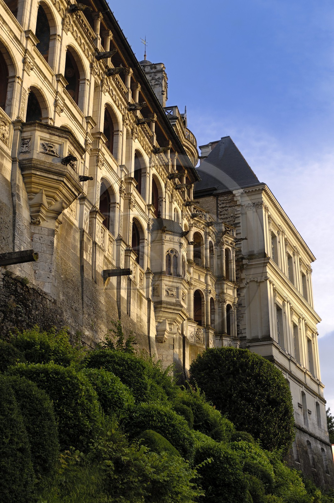 France, Loir-et-Cher (41), vallée de la Loire classée au Patrimoine Mondial de l'UNESCO, château de Blois, façade de l'aile François 1er