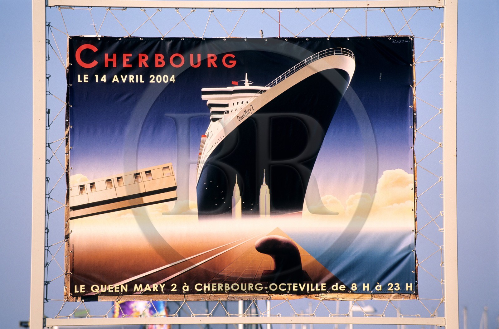 France, Manche (50), Cotentin, Cherbourg, affiche pour la première escale du Queen Mary II en France