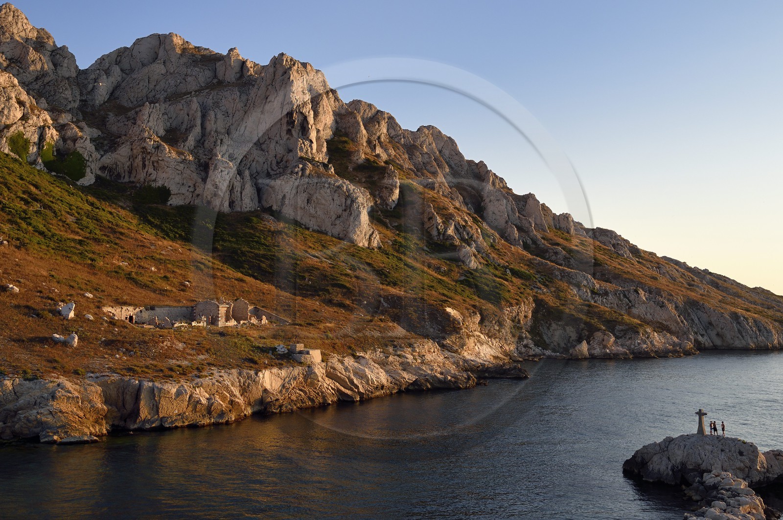 France, Bouches du Rhone, Marseille, National Park of the Calanques, Les Goudes, Passages des Croisettes, the cliffs of the Ile Maire (request for authorization necessary before publication)