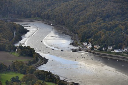 France, Finistère (29), le Dossen ou rivière de Morlaix entre Locquénolé et Lanugy débouchant sur la Baie de Morlaix (vue aérienne)