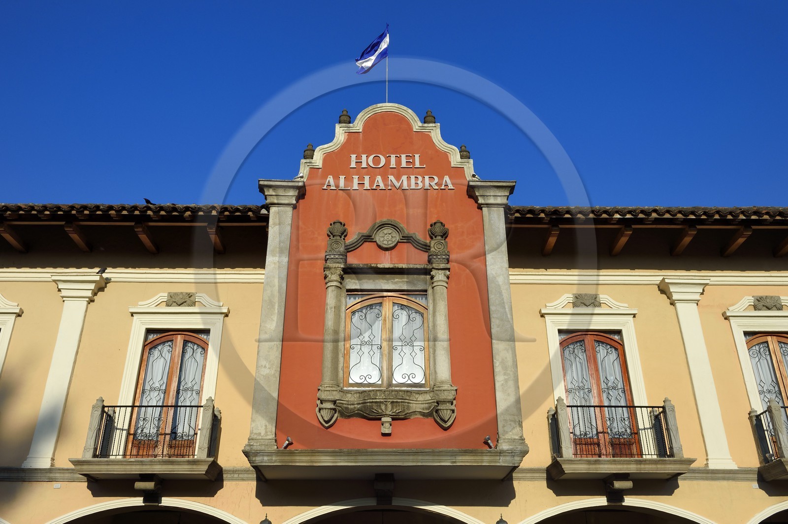 Nicaragua, Granada, parque Central (Parque Colon), Hotel Alhambra