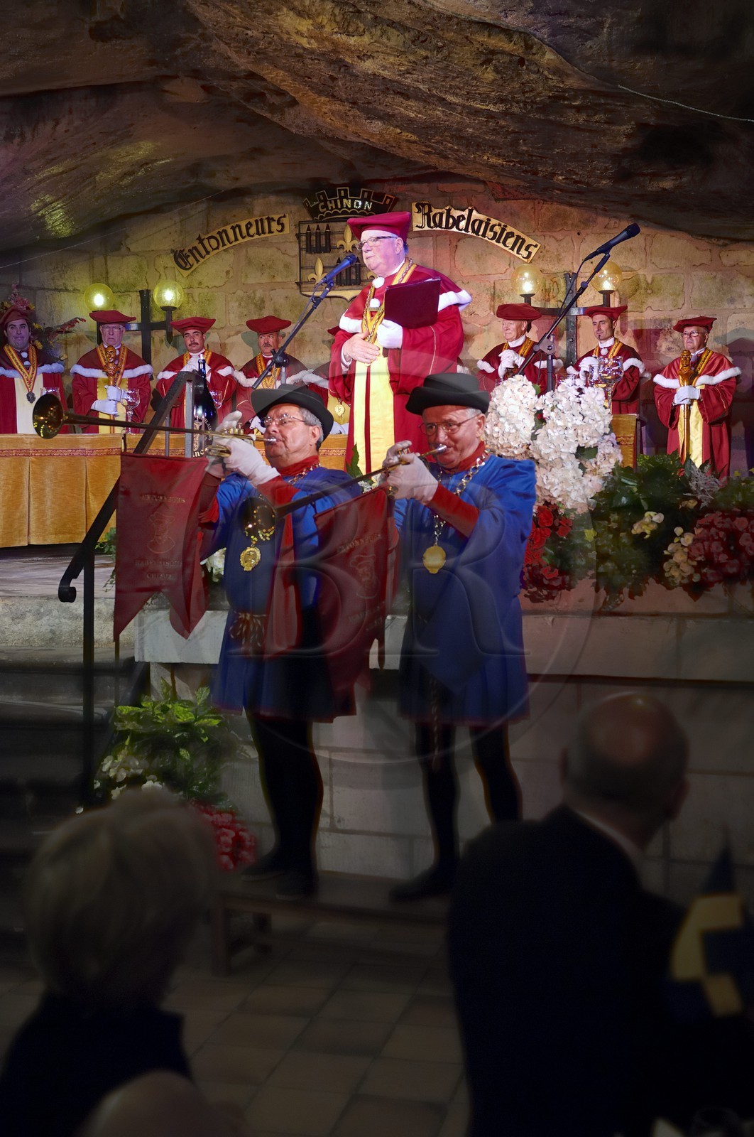 France, Indre et Loire (37), Chinon, les Caves Painctes, confrérie des bons entonneurs rabelaisiens lors du Chapitre de la Fleur, le grand prieur Jean Méré