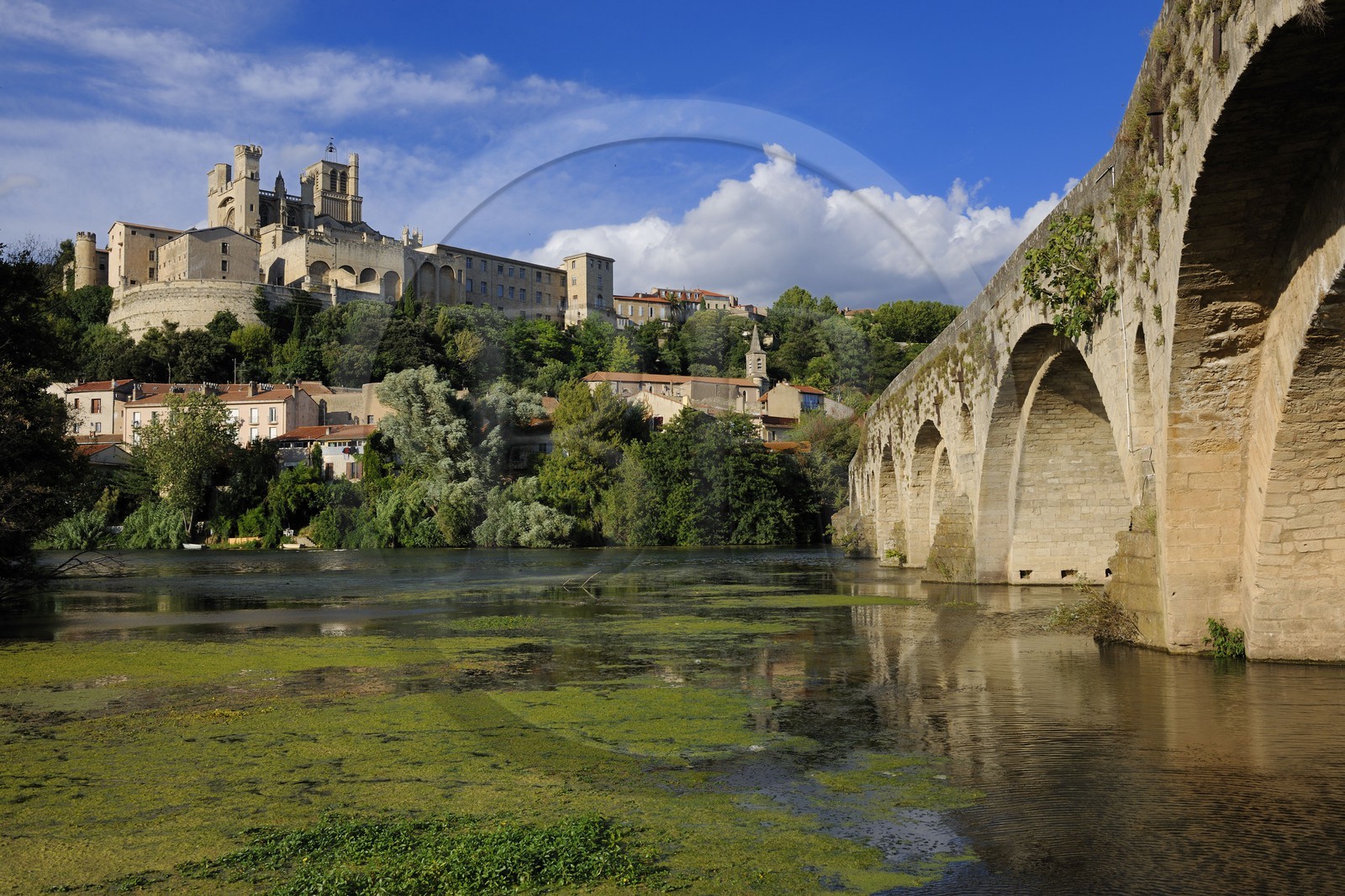 France, Herault, Beziers, Saint Nazaire cathedral and the Pont-Vieux on the Orb River
