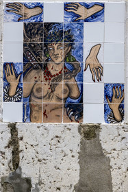 Portugal, Lisbonne, Bairro Alto, street art sur céramique par l'artiste Berriblue