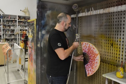 France, Paris (75), Opéra Garnier, les ateliers du costume, l'atelier décoration costume, Bernard Connan chef d'atelier