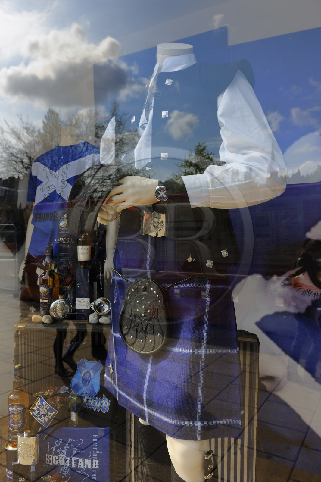 Royaume-Uni, Ecosse, Edimbourg, boutique de kilt et cachemire sur Princes street