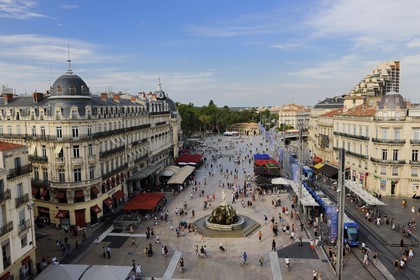 France, Hérault (34), Montpellier, centre historique, l'Ecusson, tramway place de la Comédie