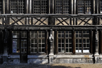 France, Seine-Maritime (76), Rouen, l'Aître Saint-Maclou, ancien ossuaire crée pendant la Grande Peste noire de 1348, qui abrite aujourd'hui l’Ecole des Beaux-Arts