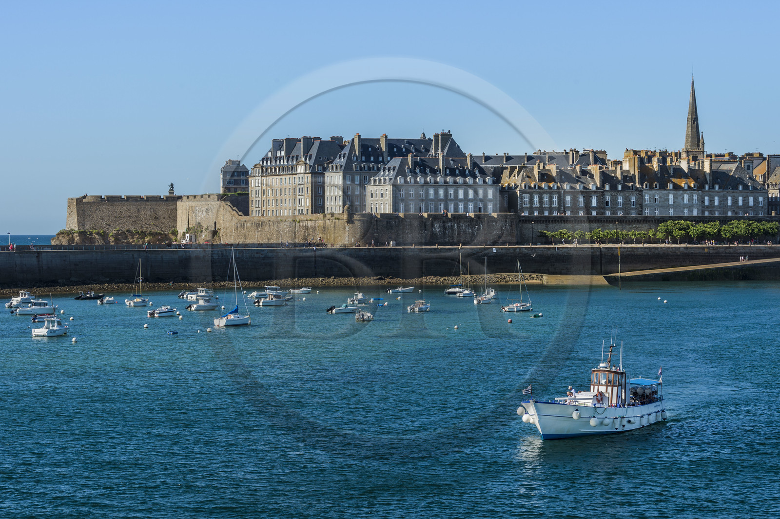 France, Ille-et-Vilaine (35), Côte d'Emeraude, Saint-Malo, la ville close à l'entrée du port