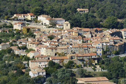 France, Var (83), Presqu'Ile de Saint-Tropez, le village perché de Ramatuelle (vue aérienne)
