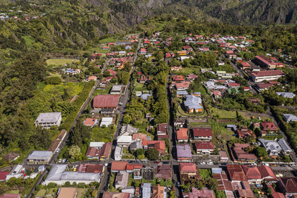 France, Ile de la Reunion, Cirque de Salazie, classé Patrimoine Mondial de l'UNESCO, Hell-Bourg, labellisé les Plus Beaux Villages de France (vue aérienne)