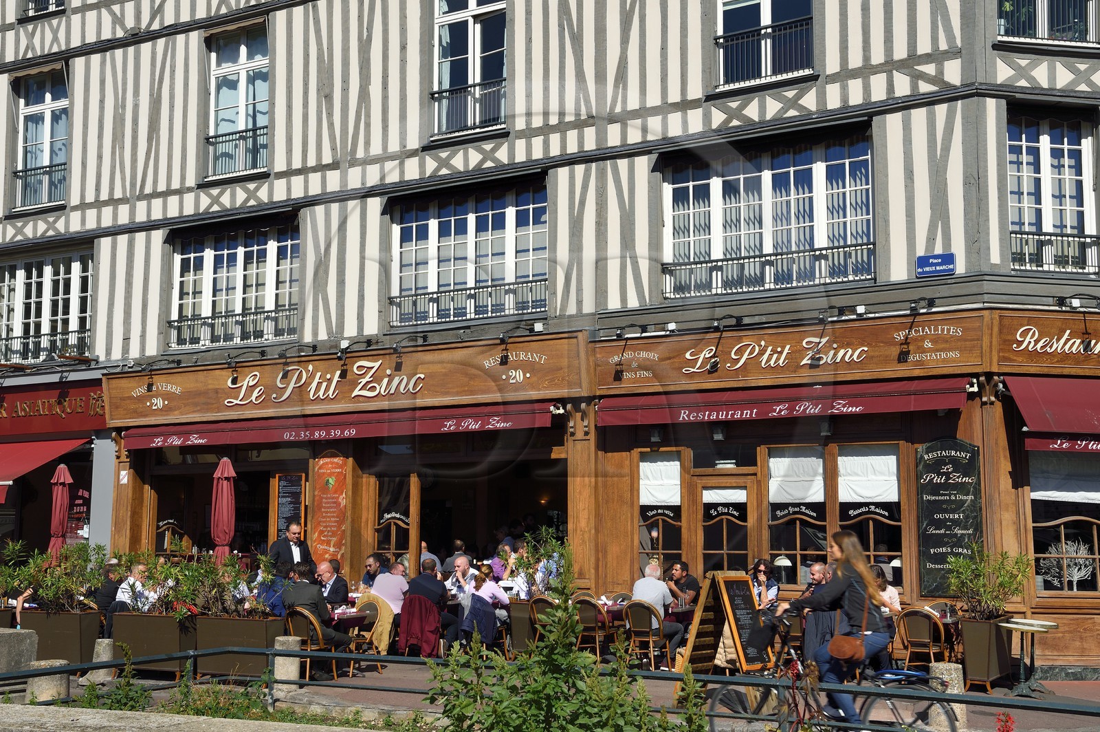 France, Seine Maritime, Rouen, restaurant on place du Vieux Marché