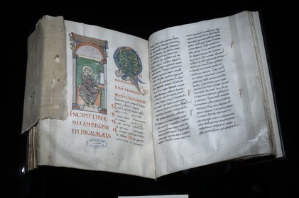 France, Manche (50), Avranches, le Scriptorial (musée des manuscrits du Mont Saint-Michel), manuscrits du Mont originaux