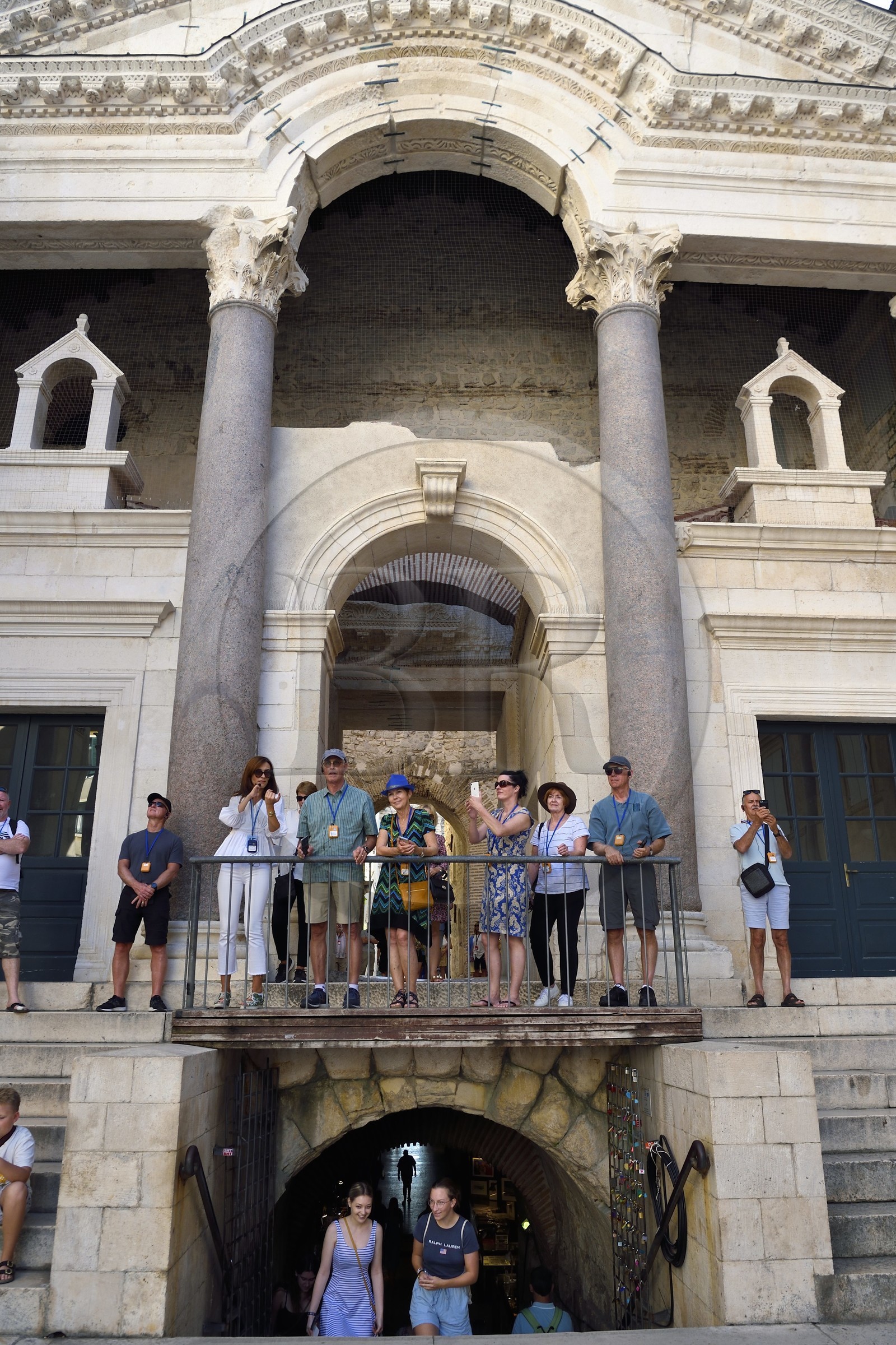 Croatie, Dalmatie, cote dalmate, Split, vieille ville romaine classée Patrimoine Mondial de l'UNESCO, palais de Dioclétien, le péristyle