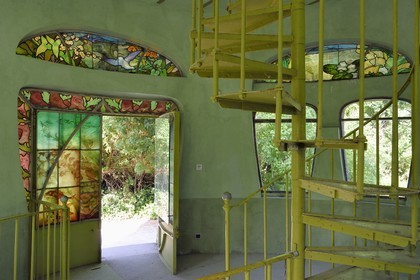 France, Meurthe-et-Moselle (54), Nancy, musée de l'Ecole de Nancy dans l'ancienne propriété d'Eugène Corbin, vitraux de la porte du pavillon aquarium (1904) par Jacques Gruber
