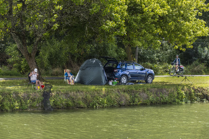 France, Deux-Sèvres, le Marais Poitevin, Green Venice, Le Mazeau, bicycle journey along the Sevre Niortaise River banks on the Vélo Francette cycle path