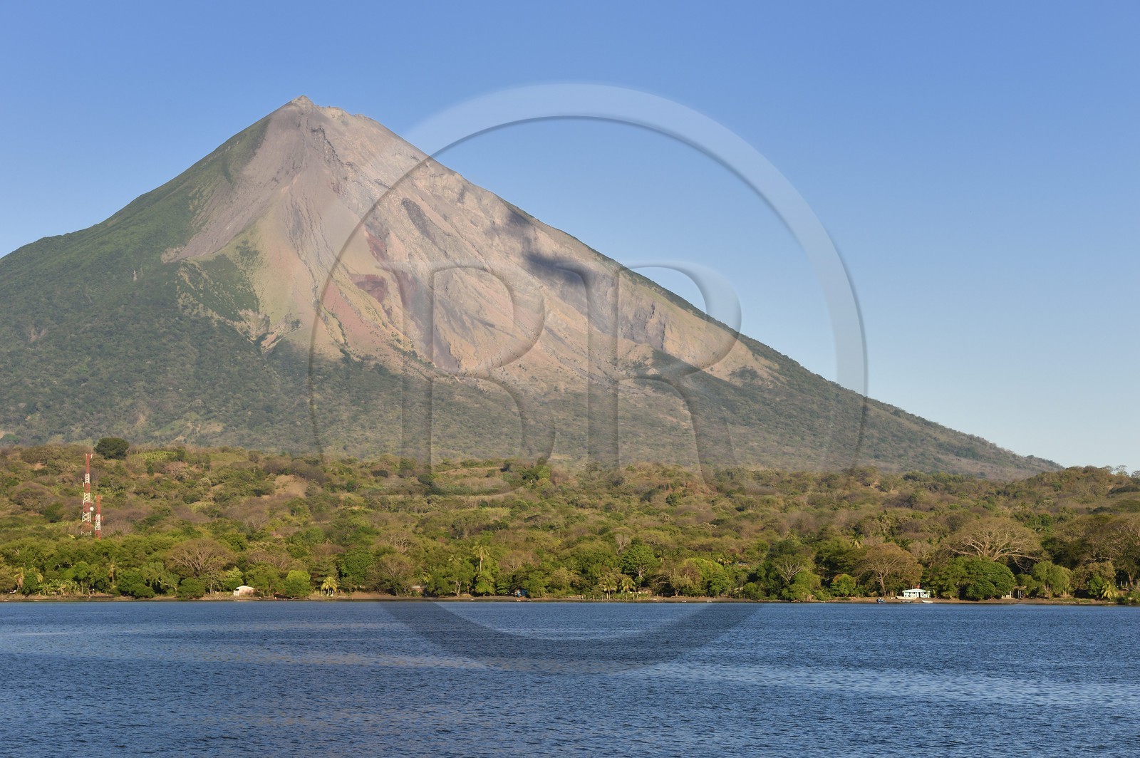 Nicaragua, Ile d'Ometepe sur le lac Nicaragua, le volcan Conception (1610 m) toujours en activité