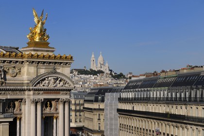 France, Paris (75), place de l'Opéra et façades haussmanniennes