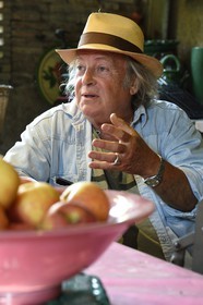 France, Var (83), La Dracénie, Salernes, le céramiste et créateur Alain Vagh