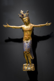 France, Paris (75), Musée de Cluny - Musée national du Moyen-Age, figure d'applique, Christ crucifié, Limoges XIIIe siècle