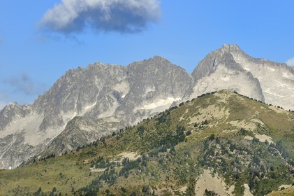 France, Hautes Pyrenees, Saint Lary Soulan and Vielle-Aure, hike on a variant of the GR10 between the Portet pass and the Bastan lakes on the edge of the Neouvielle nature reserve in the background