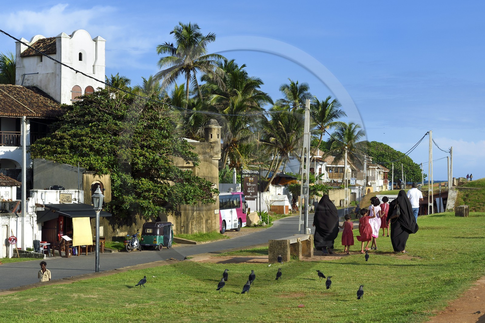 Sri Lanka, Province du Sud, Fort de Galle, classé Patrimoine Mondial de l'UNESCO, vieilles maisons coloniales sur la rue des remparts