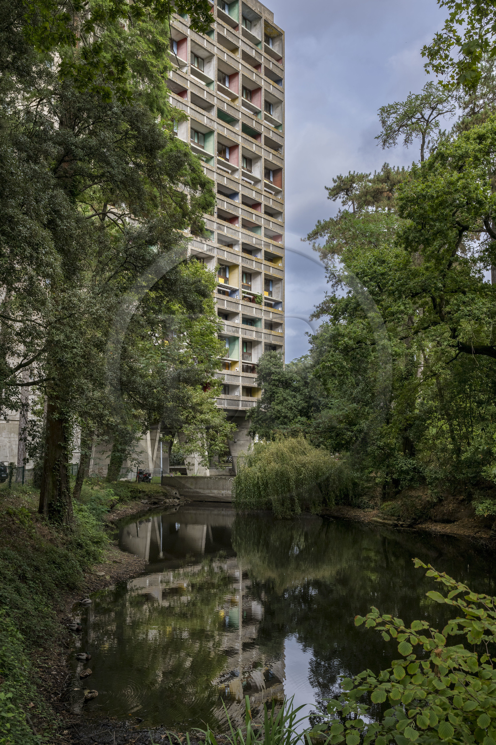 France, Loire-Atlantique (44), banlieue de Nantes, Rezé, la Maison Radieuse par l'architecte Le Corbusier, l'Unité d’Habitation de Nantes-Rezé est un immeuble de 294 appartements