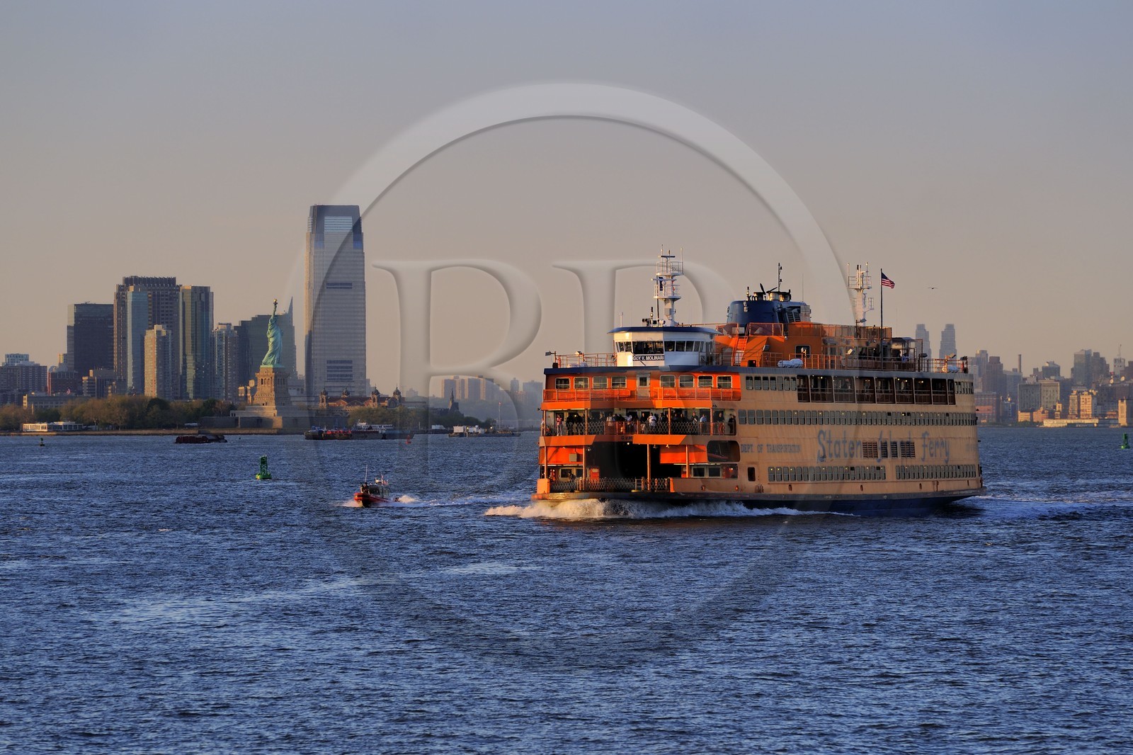 Etats-Unis, New York, Immeubles du New Jersey et le ferry de Staten Island