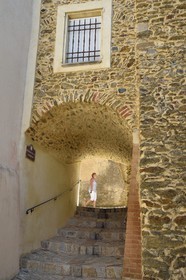 France, Var (83), golfe de Saint-Tropez, Gassin, labellisé Les Plus Beaux Villages de France, passage dans le vieux village