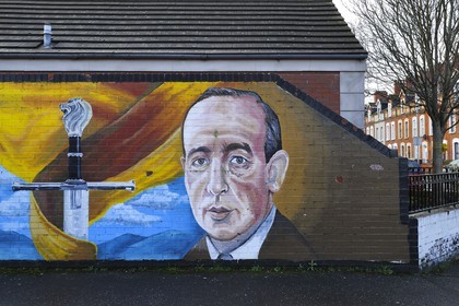 Royaume-Uni, Irlande du Nord, Belfast Est, Pansy Street, fresque murale en hommage à C.S. Lewis auteur du roman Narnia né dans ce quartier