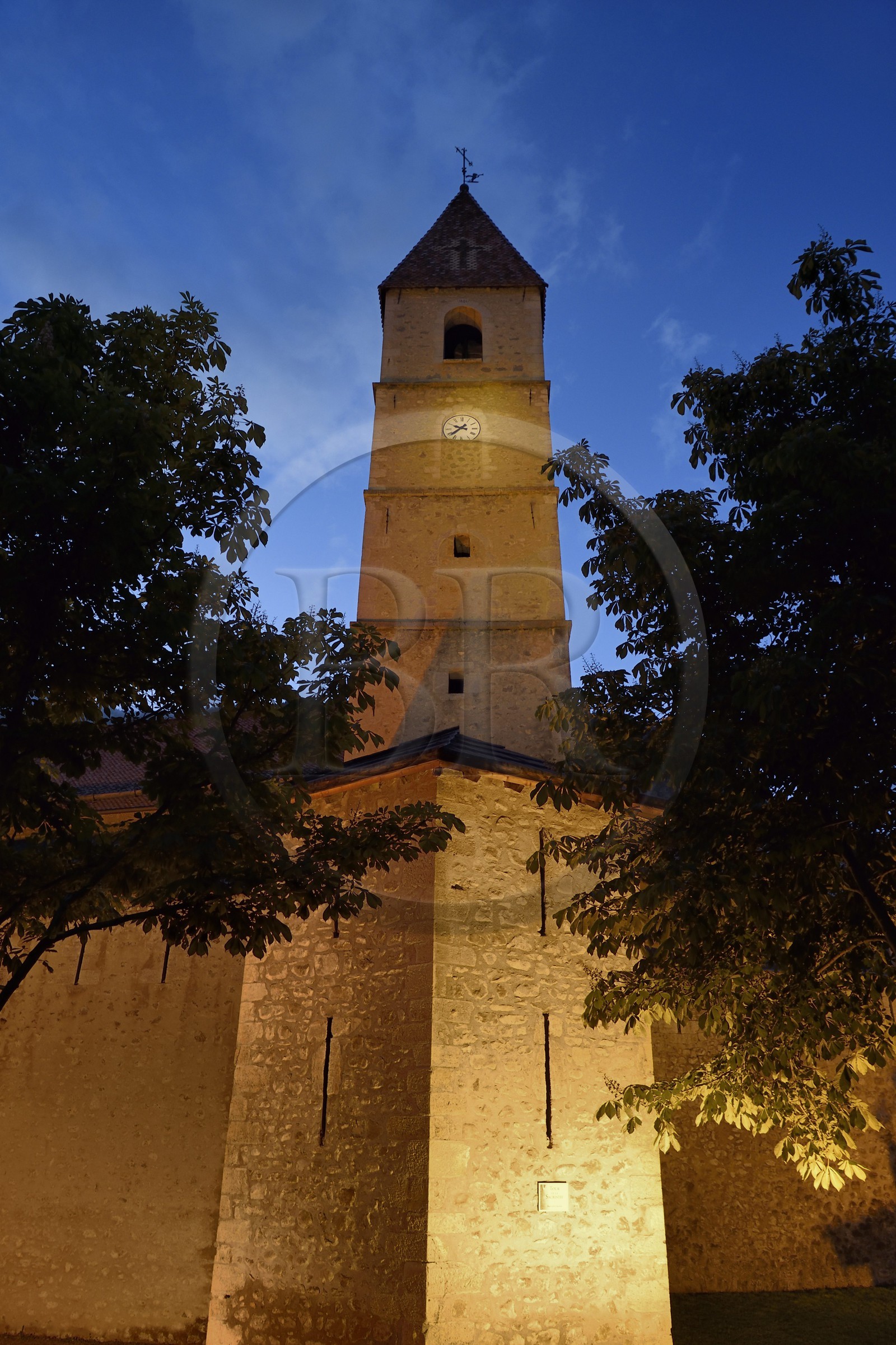 France, Alpes de Haute Provence, Parc National du Mercantour (Mercantour National Park) and Vallee du Haut Verdon, Colmars les Alpes fortified by Vauban in the late 17th century, outer wall and St. Martin's Church