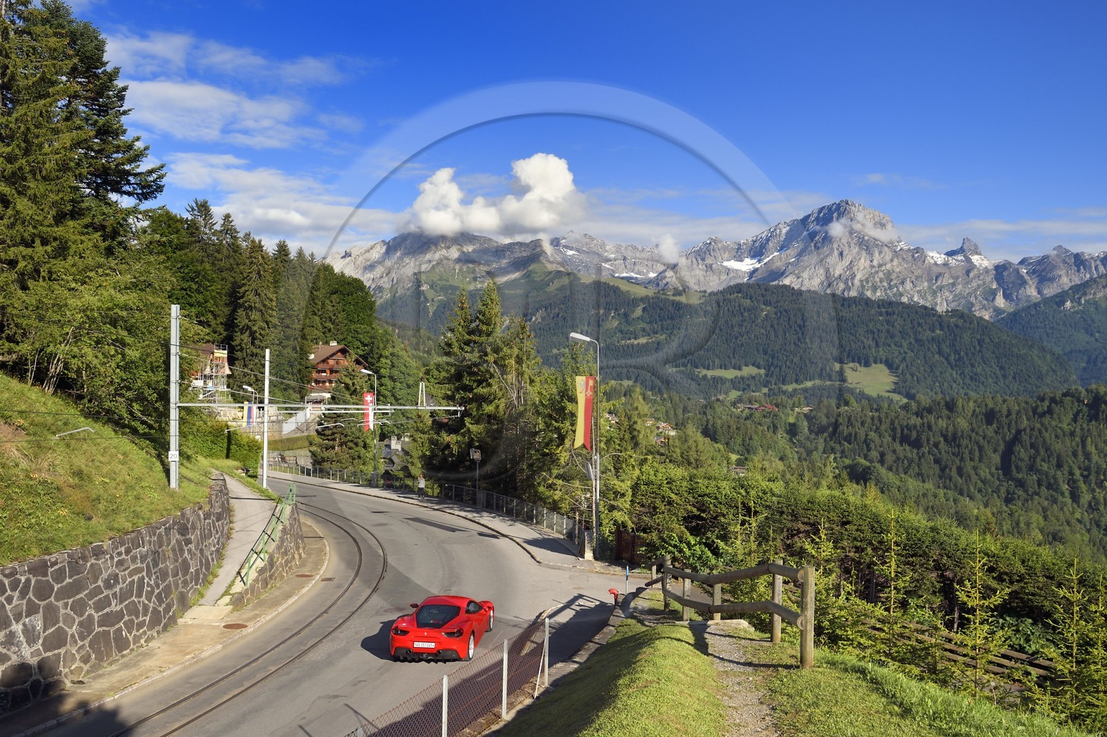Suisse, canton de Vaud, Villars-sur-Ollon, panorama sur le massif de l'Argentine surplombant Solalex