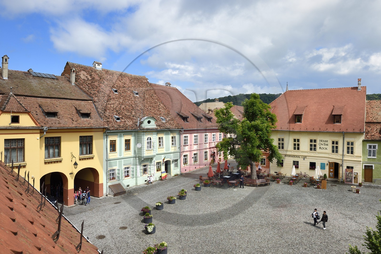 Roumanie, Transylvanie, Sighisoara, fait partie des sept villes fortifiées saxonnes de Transylvanie, classé Patrimoine Mondial de l'UNESCO, la place piata cetatii dans la citadelle