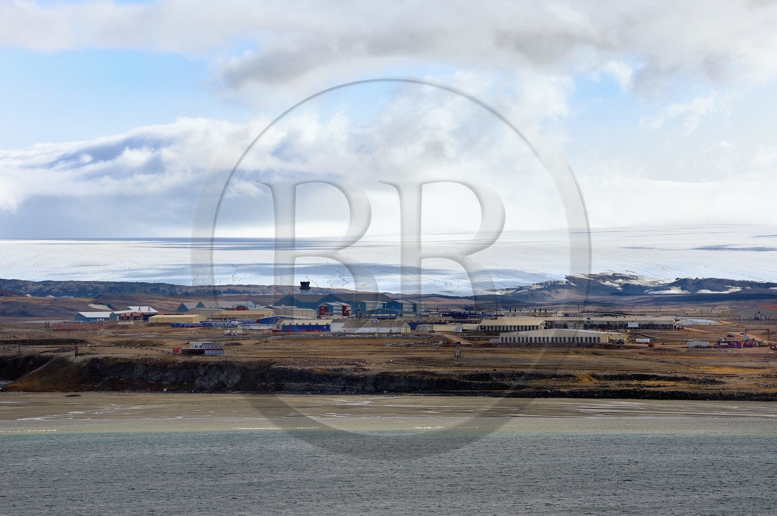 Groenland, cote ouest, Baie de North Star, Dundas, base aérienne de l'US Air Force de Thulé et la calotte glaciaire
