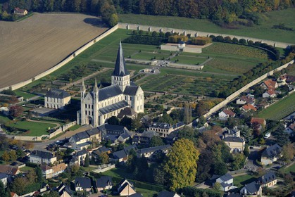 France, Seine-Maritime (76), Saint-Martin-de-Boscherville, Abbaye Saint-Georges de Boscherville du XIIe siècle (vue aérienne)