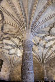 Portugal, Lisbonne, Bélem, Monastere des Hiéronymites (Mosteiro dos Jerónimos), classé Patrimoine Mondial de l'UNESCO, église Santa Maria, la sacristie recouverte de voutes à liernes et tiercerons