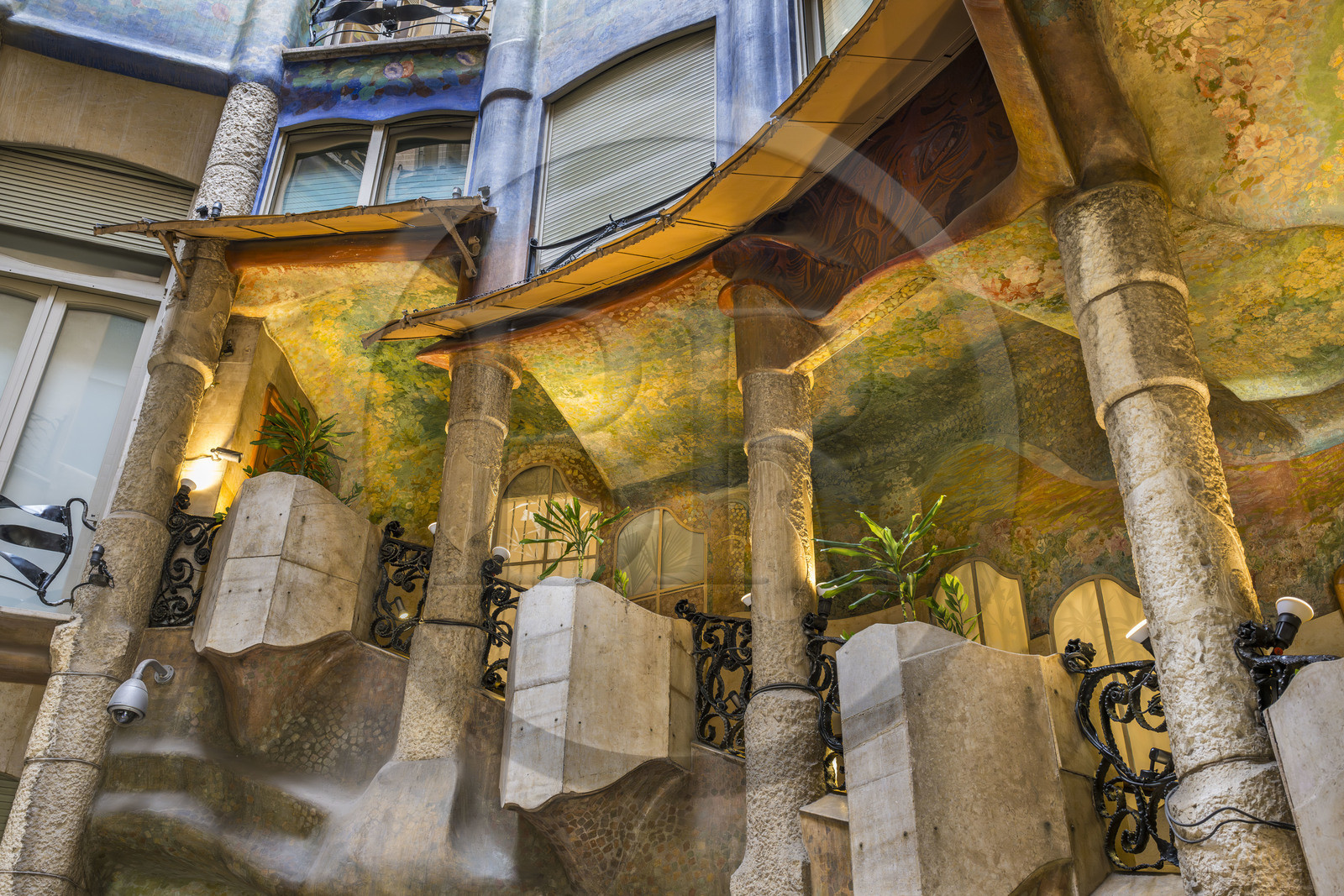 Spain, Catalonia, Barcelona, Eixample district, Passeig de Gracia, Pedrera or Casa Mila (1905-1910) by the Catalan modernist architect Antoni Gaudi, UNESCO World Heritage site, main staircase