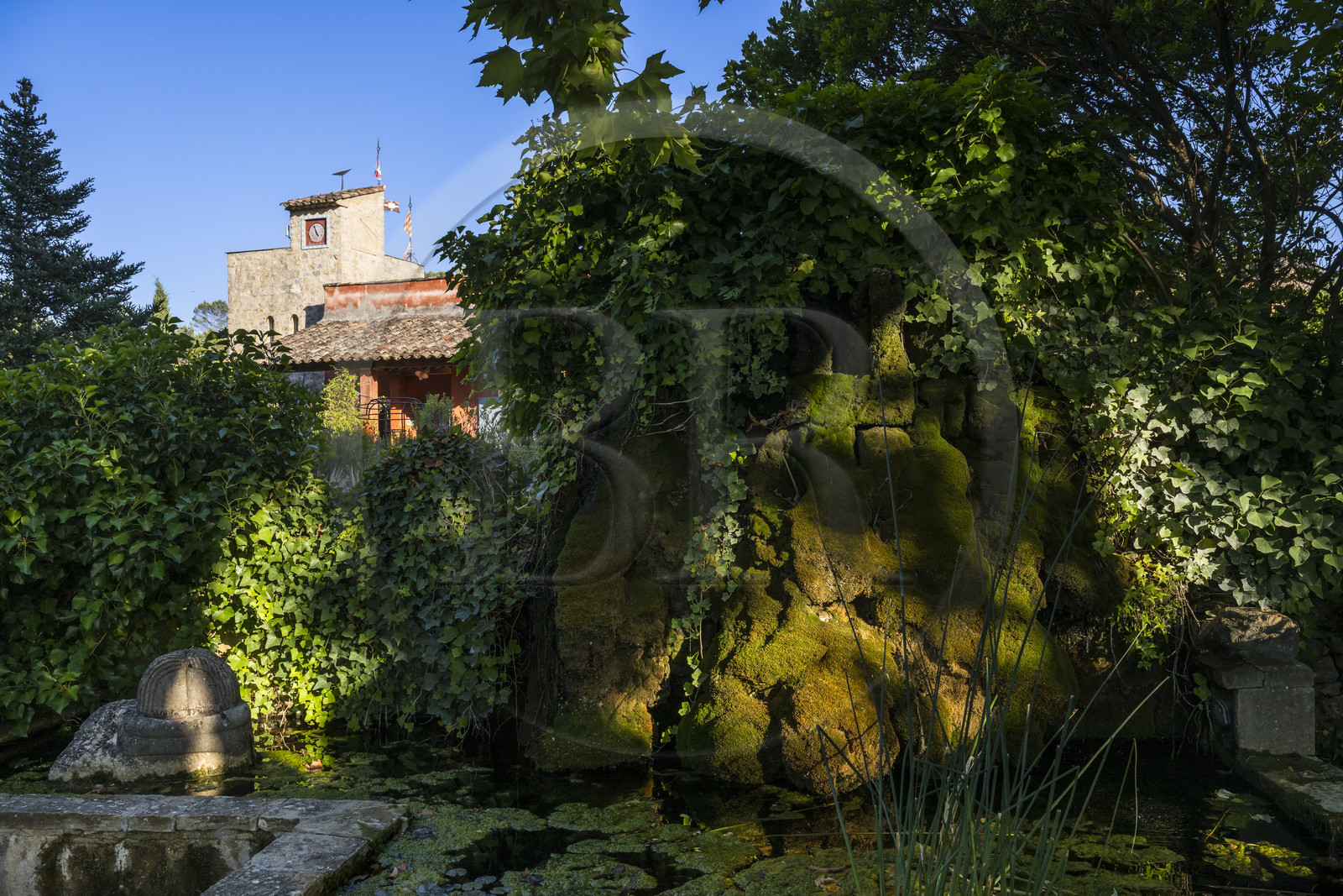 France, Var (83), Provence Verte, Bras, vers Saint-Maximin-la-Sainte-Baume, la maison d'hotes Le Peyrourier - une campagne en Provence