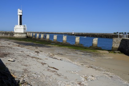 France, Pyrenees Atlantiques, Basque Country, Anglet, mouth of the Adour river, access to the sea for the port of Bayonne, the lighthouse and the pier