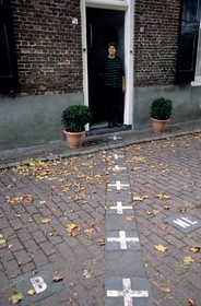 Belgique, Flandre, village de Baarle-Hertog   Baarle-Nassau, la frontière entre la Belgique et les Pays-Bas passe au milieu de la maison