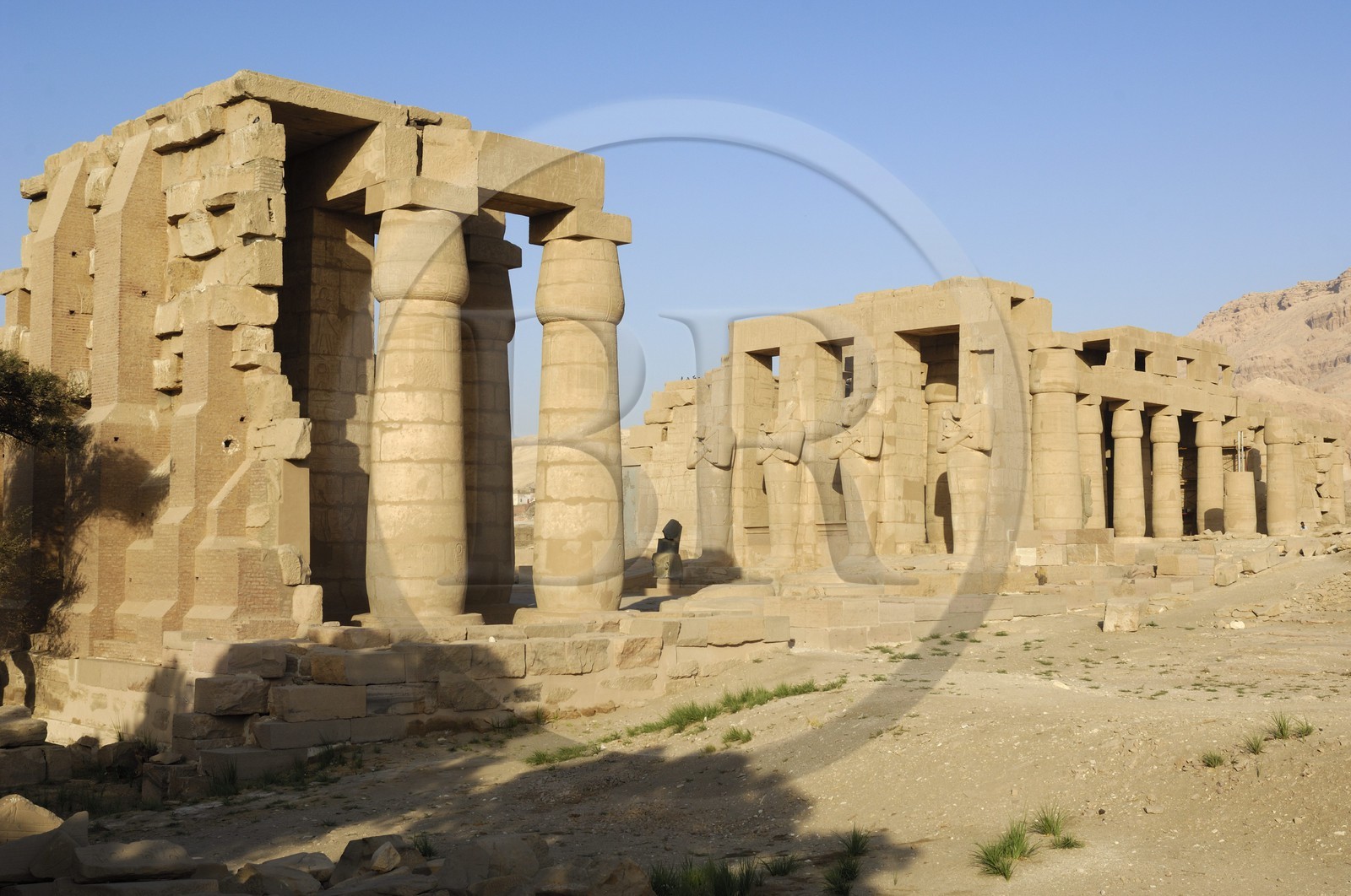 Egypte, Haute Egypte, vallée du Nil, environs de Louxor, nécropole thébaine classée Patrimoine Mondial de l'UNESCO, Thèbes Ouest, temple de Ramesseum