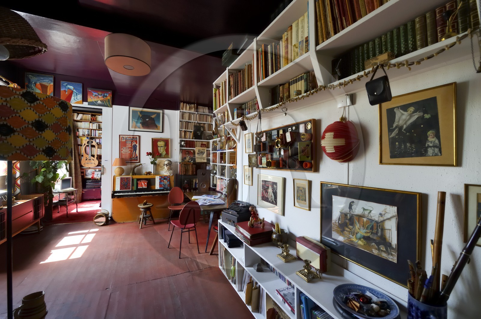 Paris (75), Cité Véron au 94 Bd de Clichy, appartement de Boris Vian et tous ses objets intimes