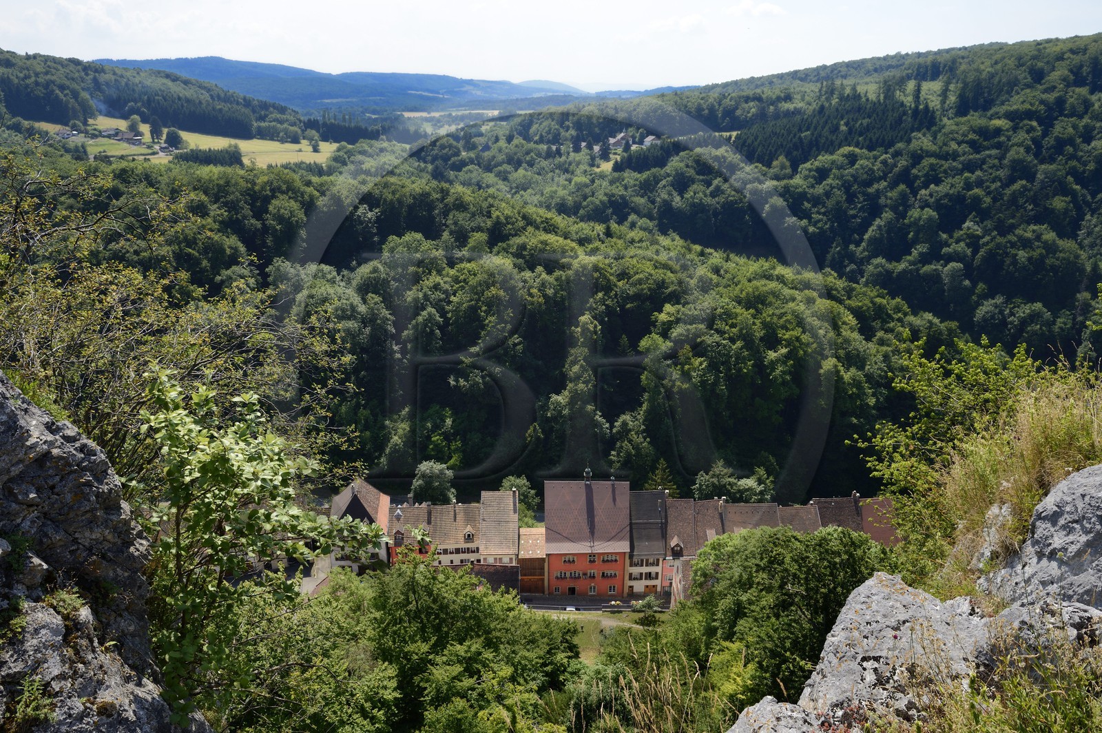 France, Haut-Rhin (68), Sundgau, Ferrette au coeur de la foret du jura alsacien