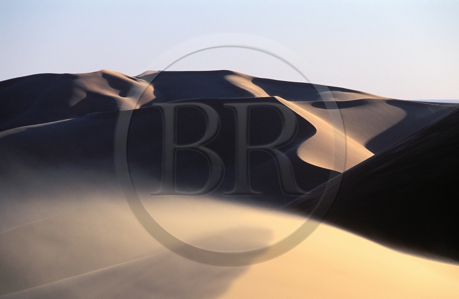 Libya, Fezzan (Sahara), Mourzouk Erg (Murzuq), wind of sand on the ridge of dunes