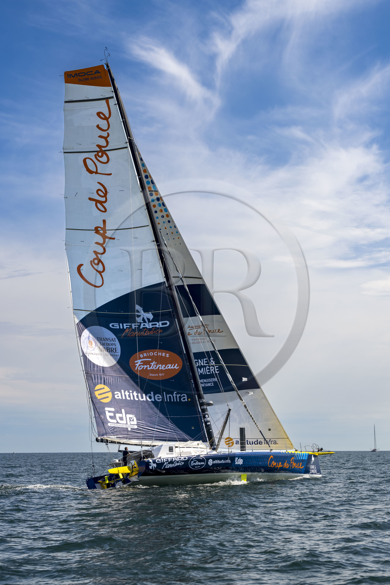 France, Vendée (85), Les-Sables-d'Olonne, le skipper Manuel Cousin en entrainement sur son voilier monocoque de 60 pieds IMOCA Coup de Pouce