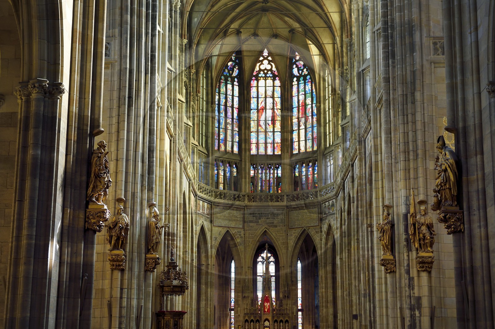 Czech Republic, Prague, historical center listed as World Heritage by UNESCO, Hradcany district, the Saint Vitus Cathedral inside the Royal Castle