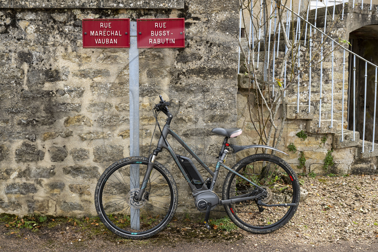 France, Nièvre (58), Epiry, plaque de rue rappelant que Sébastien Le Prestre de Vauban vécu jeune marié dans le chateau du village