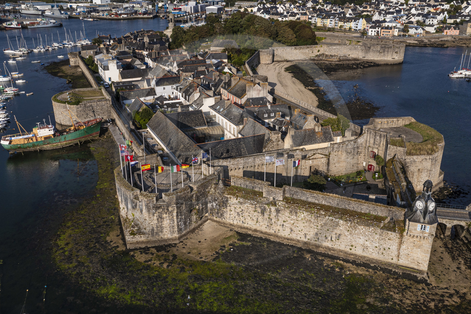 France, Finistère (29), la Cornouaille, Concarneau, la ville close (vue aérienne)