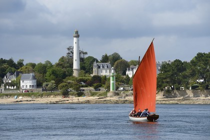 France, Finistere, Benodet, Trez Cove, arrival of the sailing boat (yole) Poull Mousig in the Odet river estuary